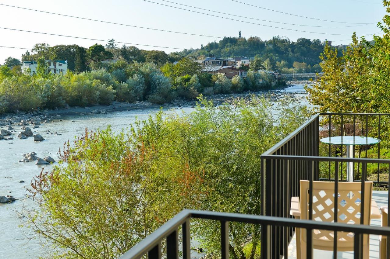 Four Seasons Riverside Hotel Kutaisi Exterior photo